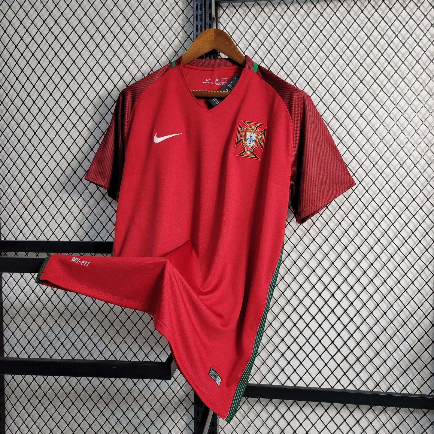 Camiseta Portugal Retro Local 2016