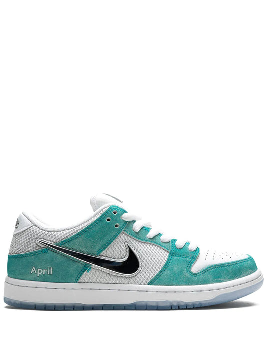 Sneaker "April Skateboards x Dunk Low SB 'Turbo Green"