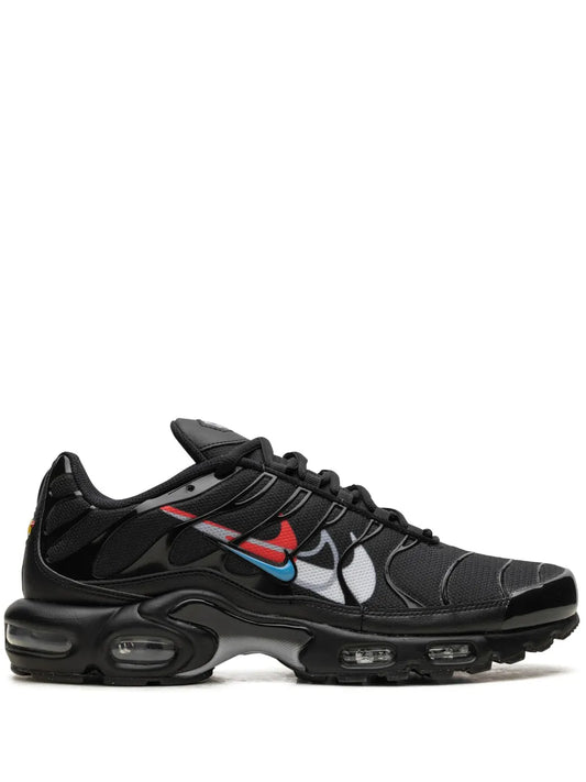 Sneaker "Air Max Plus 'Multi Swoosh - Black Bright Crimson"