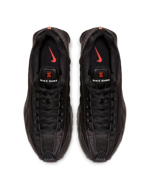 Sneaker "Shox R4 'Black'"